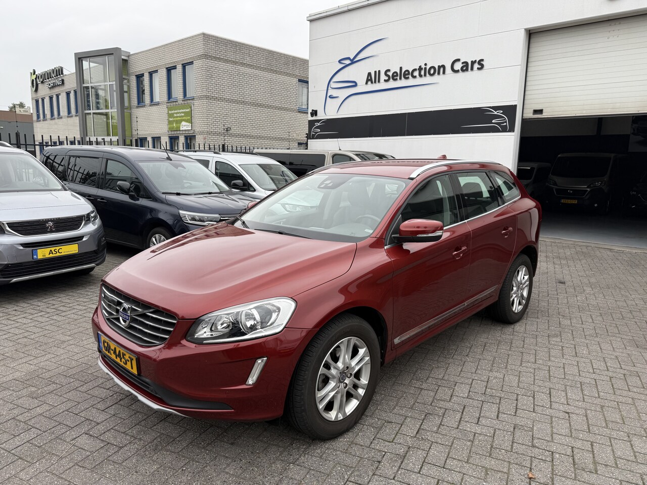 Volvo XC60 - 2.0 T5 FWD Summum - Navigatie - Volleder - Afn-Trekhaak - Origineel Nederlands - Volledig - AutoWereld.nl