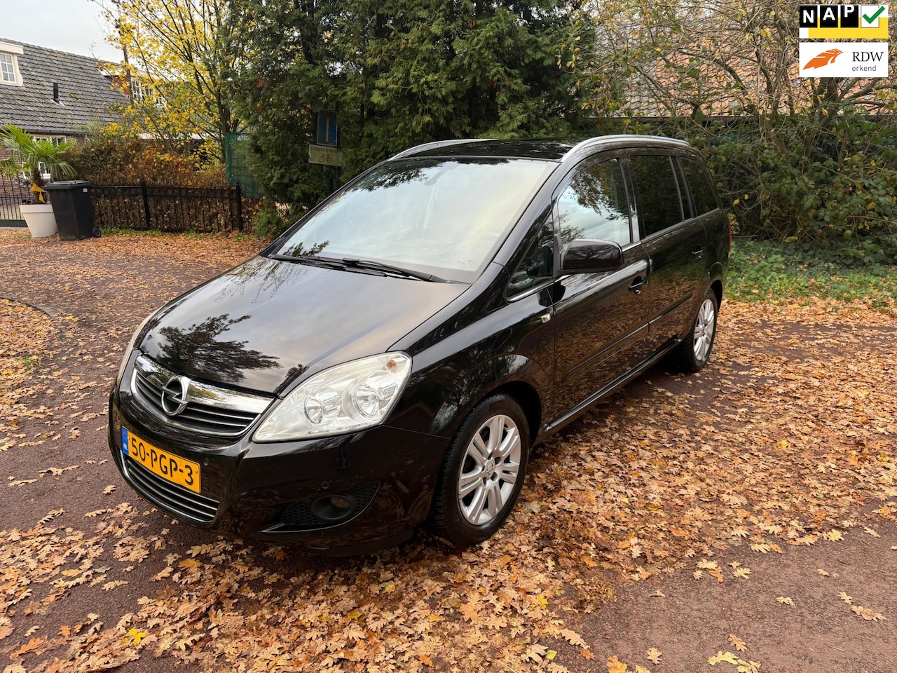 Opel Zafira - 1.8 Cosmo / Navi / Airco / 7p / NAP / Trekhaak / Apk / - AutoWereld.nl
