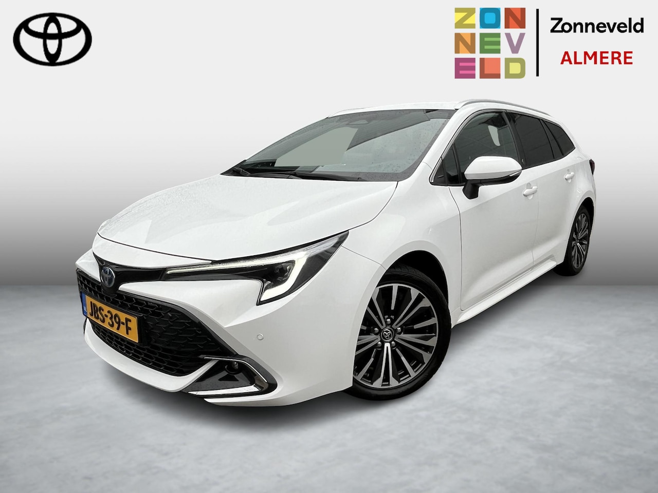 Toyota Corolla Touring Sports - Hybrid 200 Dynamic Premium all seasonbanden - AutoWereld.nl