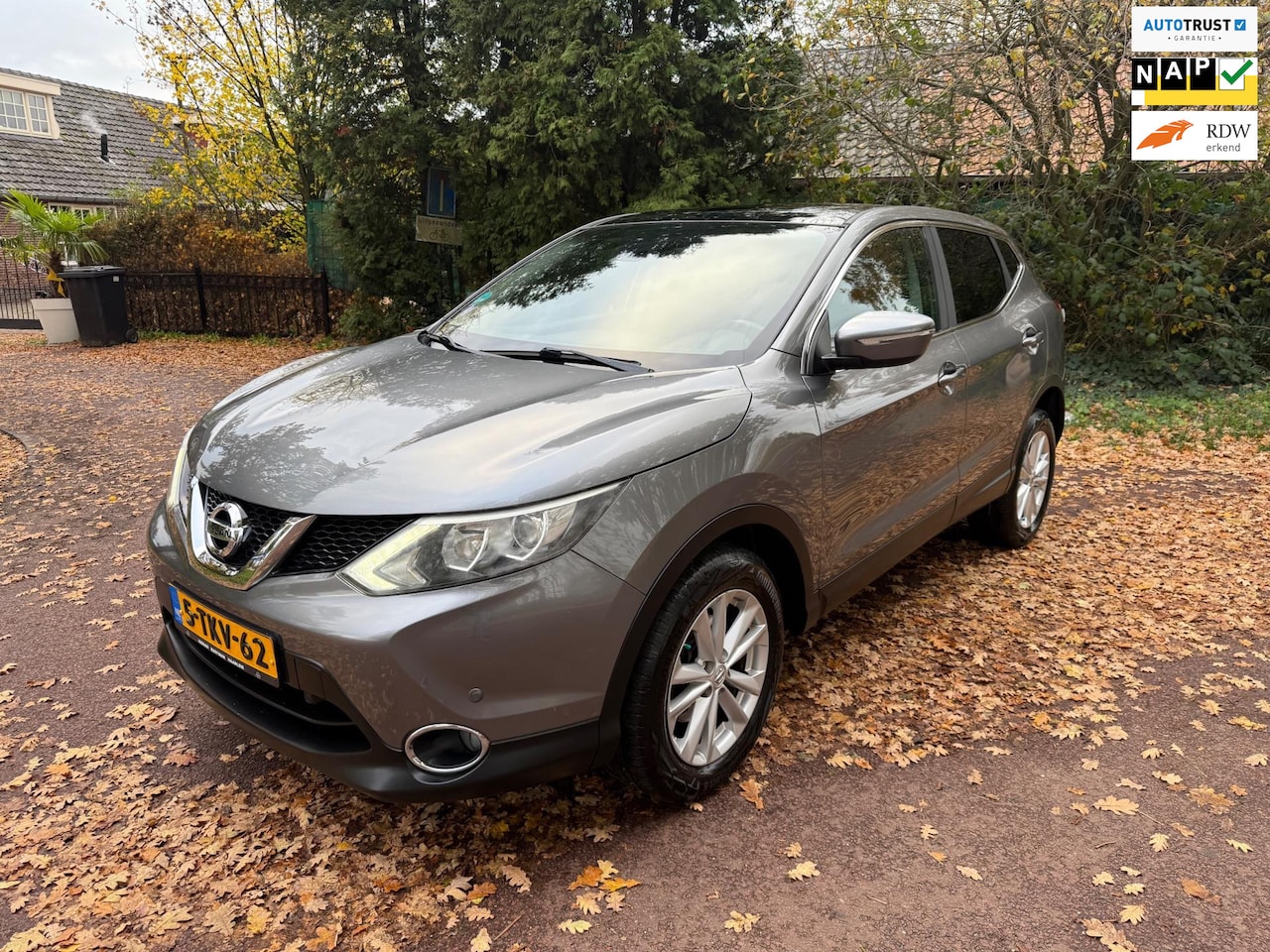 Nissan Qashqai - 1.2 Connect Edition / Navi / Pano / Camera / NAP / PDC / - AutoWereld.nl