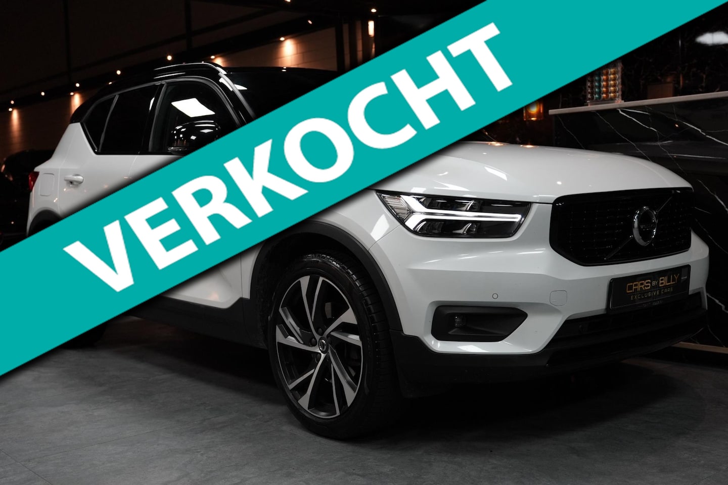 Volvo XC40 - 2.0 T4 AWD RSDESIGN|PANO|CLIMA|VIRTUEEL - AutoWereld.nl