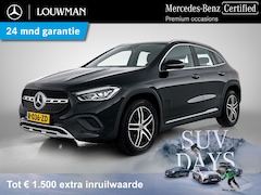 Mercedes-Benz GLA-Klasse - 200 Automaat Luxury Line | Trekhaak | Parkeer Pakket | Stoelverwarming | Spiegel pakket |