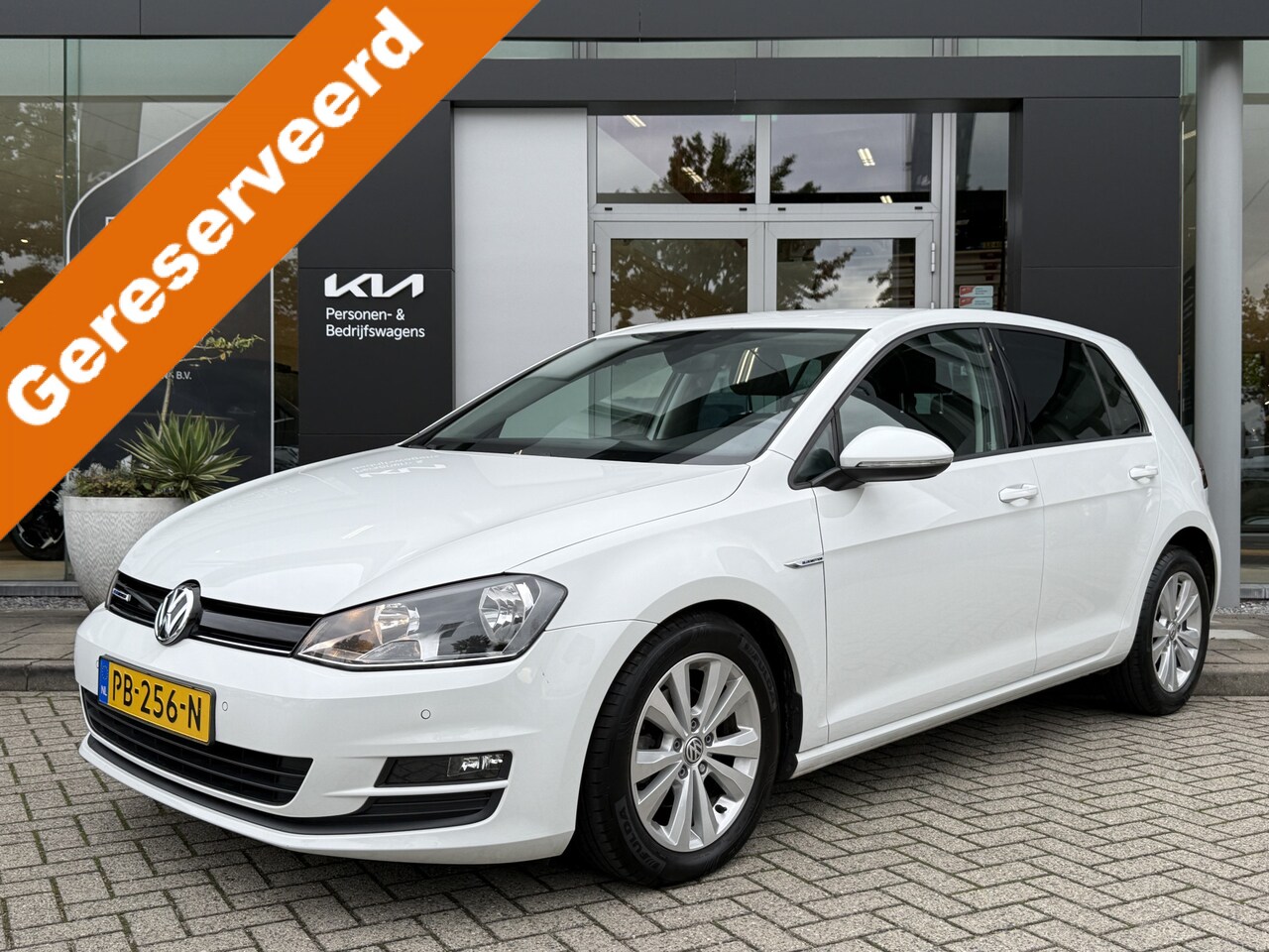 Volkswagen Golf - 1.0 TSI Connected Series 1.0 TSI Connected Series - AutoWereld.nl