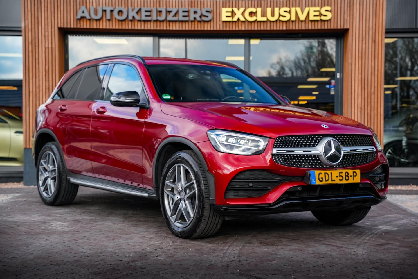 Mercedes-Benz GLC-klasse - 300e 4MATIC Business Solution AMG Camera Leer Navi Virtual Dash Stoelverw. - AutoWereld.nl