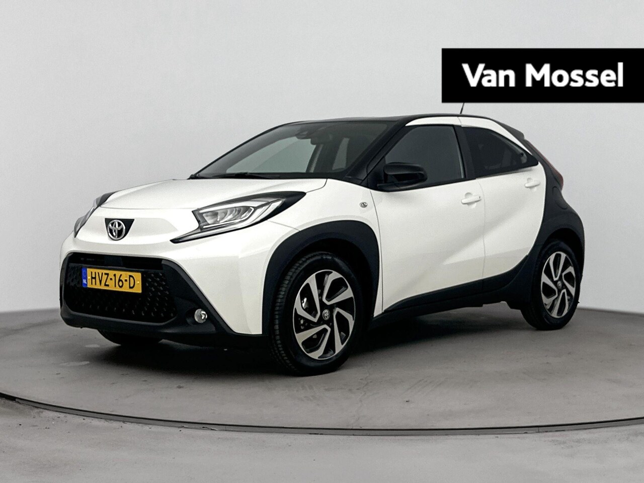 Toyota Aygo X - 1.0 VVT-i MT Pulse 72PK | Apple CarPlay & Android Auto | Achteruitrijcamera | Lichtmetalen - AutoWereld.nl