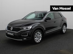 Volkswagen T-Roc - 1.5 TSI Sport 150 PK | Automaat | Navigatie | Camera | Stoelverwarming | Climate control |