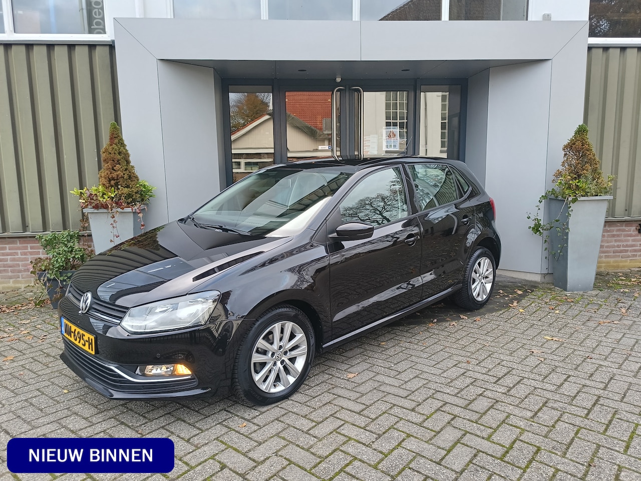 Volkswagen Polo - 1.2 TSI Comfortline Connected Series | Airco | Panorama Dak | Cruis controle | - AutoWereld.nl