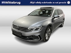 Volkswagen Passat Variant - 1.4 TSI PHEV GTE Business / AUTOMAAT/ PANO/ TREKHAAK/ ALCANTARA/ APP-CONNECT/ LED/ PARK. S