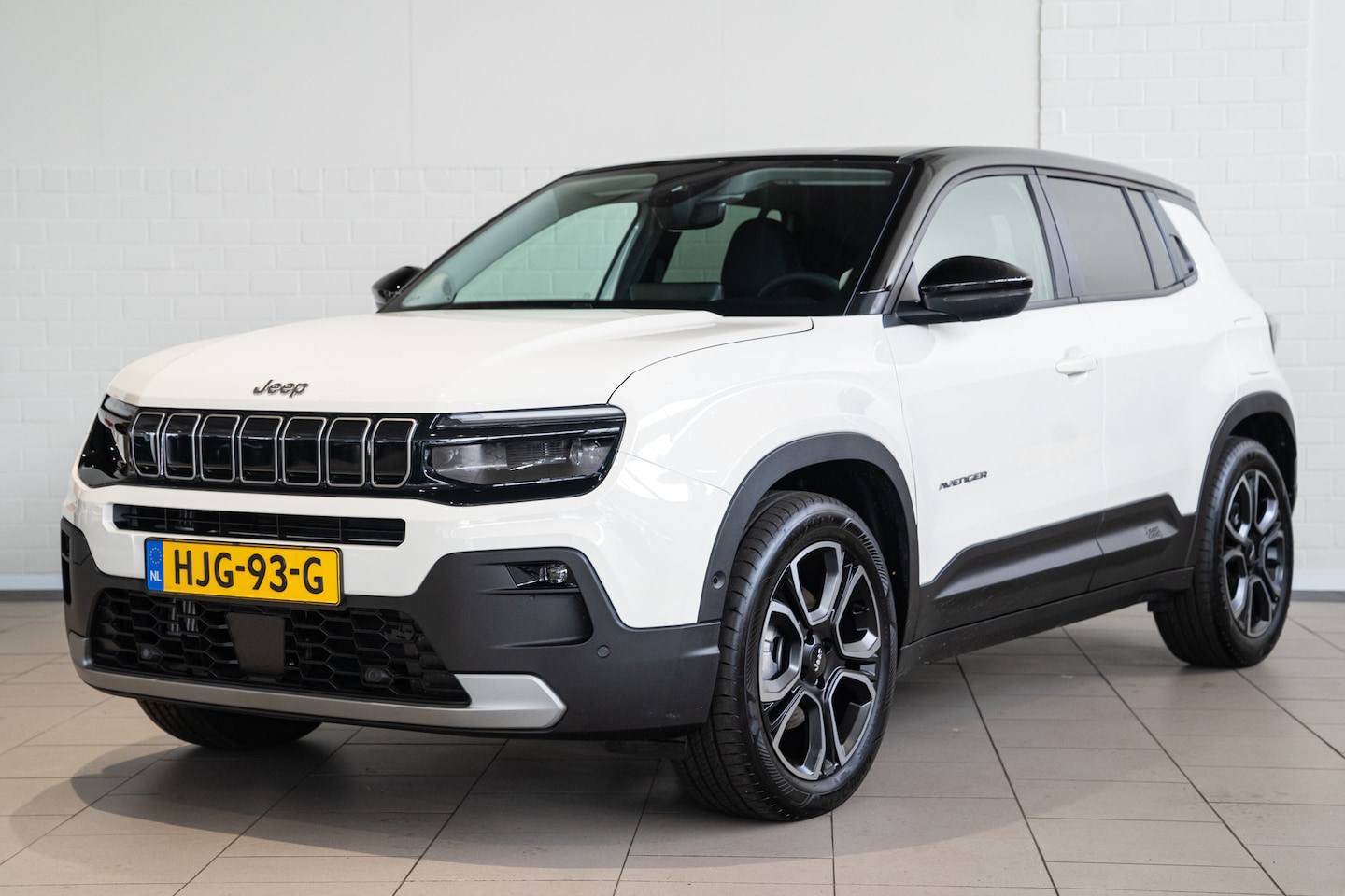 Jeep Avenger - 1.2 e-Hybrid Summit | Stoel & Stuurverwarming | Camera | Navigatie | Parkeersensoren | App - AutoWereld.nl