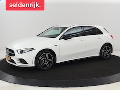 Mercedes-Benz A-klasse - 250e AMG Night | Burmester Surround | Carplay | Stoelverwarming | Widescreen | Leder/Alcan