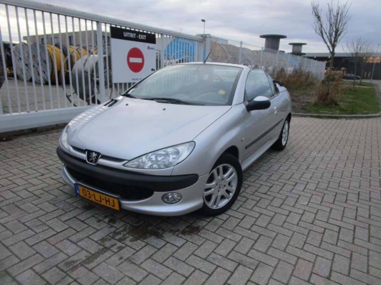 Peugeot 206 CC - 1.6-16V 1.6-16V, 127.357 KM!! - AutoWereld.nl