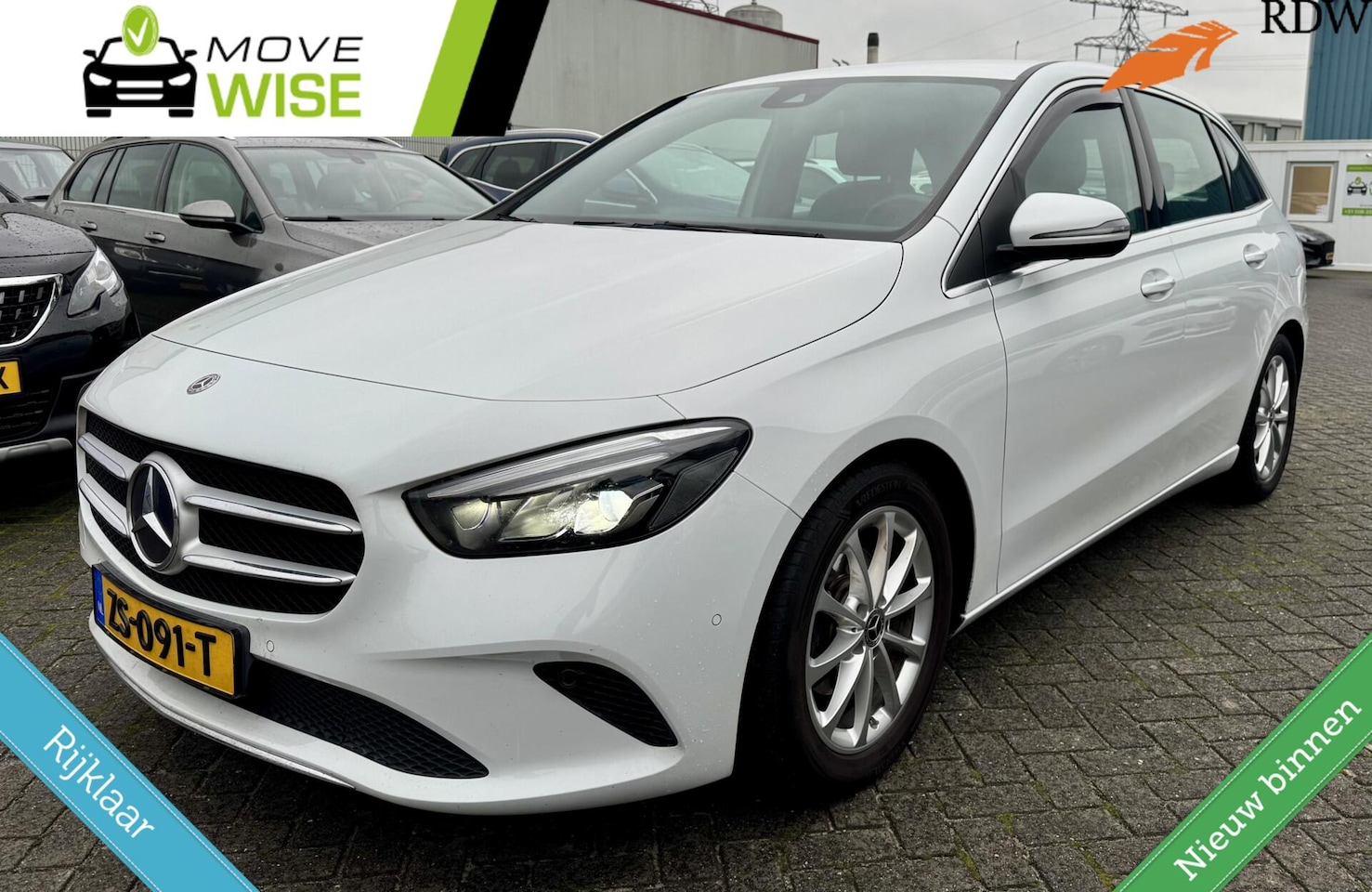 Mercedes-Benz B-klasse - 180 130pk Launch Edition Premium | AUTOMAAT | Facelift | Lage KM NAP! | Camera | Carplay | - AutoWereld.nl