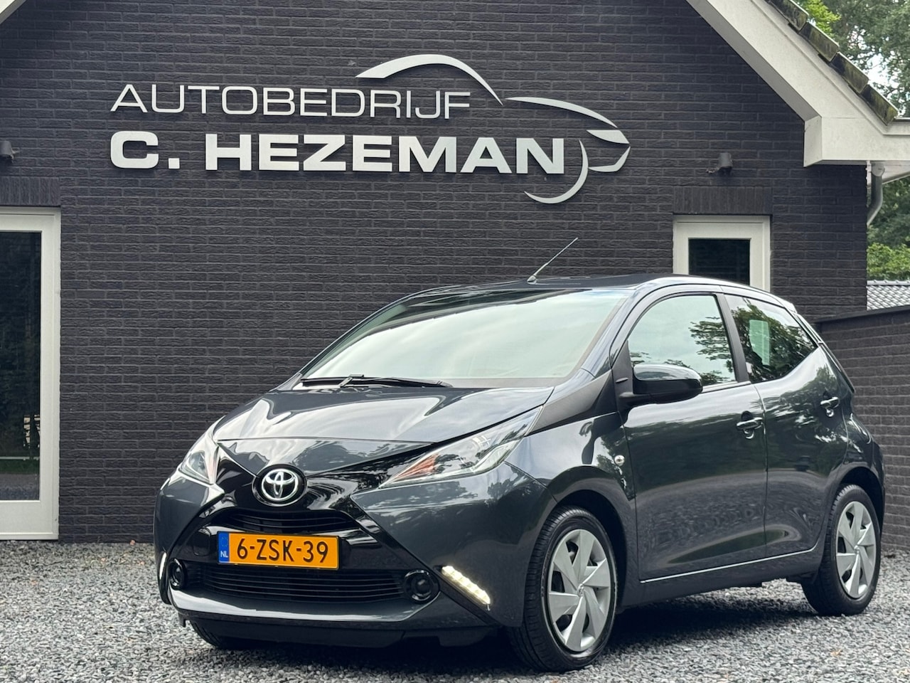 Toyota Aygo - 1.0 VVT-i x-play Automaat FULL OPTIONS Camera Apple Carplay Android Airco Aux USB - AutoWereld.nl