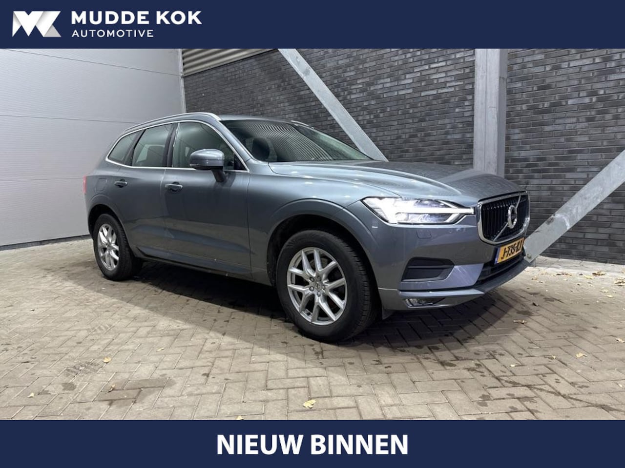 Volvo XC60 - B4 AWD Momentum Pro | Panoramadak | Head-Up | ACC | BLIS | Stoel+Stuurverwarming | Trekhaa - AutoWereld.nl
