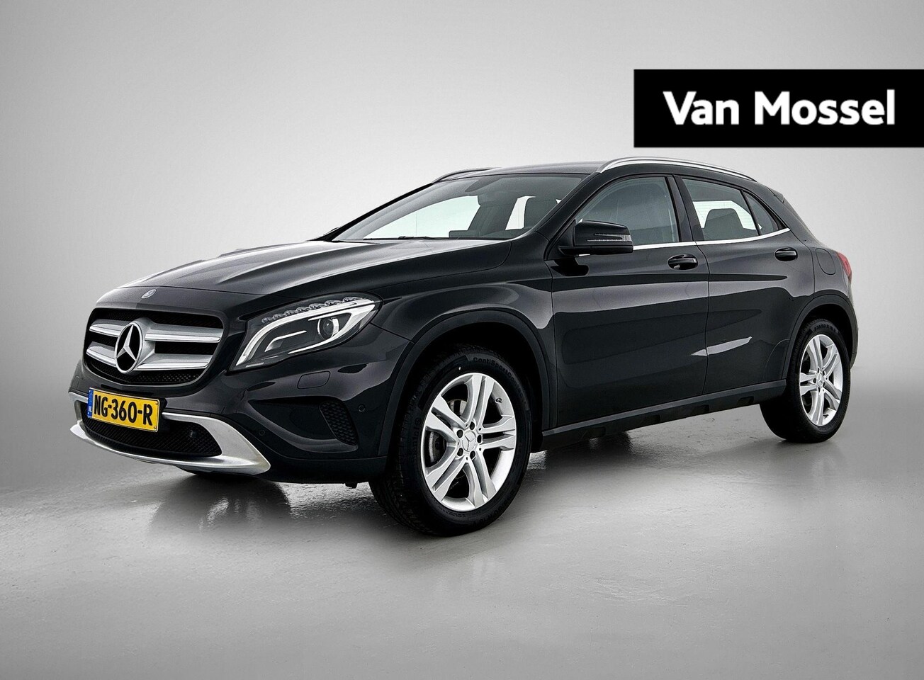 Mercedes-Benz GLA-Klasse - 180 Ambition | TREKHAAK | NAVIGATIE | ACHTERUITRIJCAMERA | PARKEERSENSOREN | CLIMATE CONT - AutoWereld.nl
