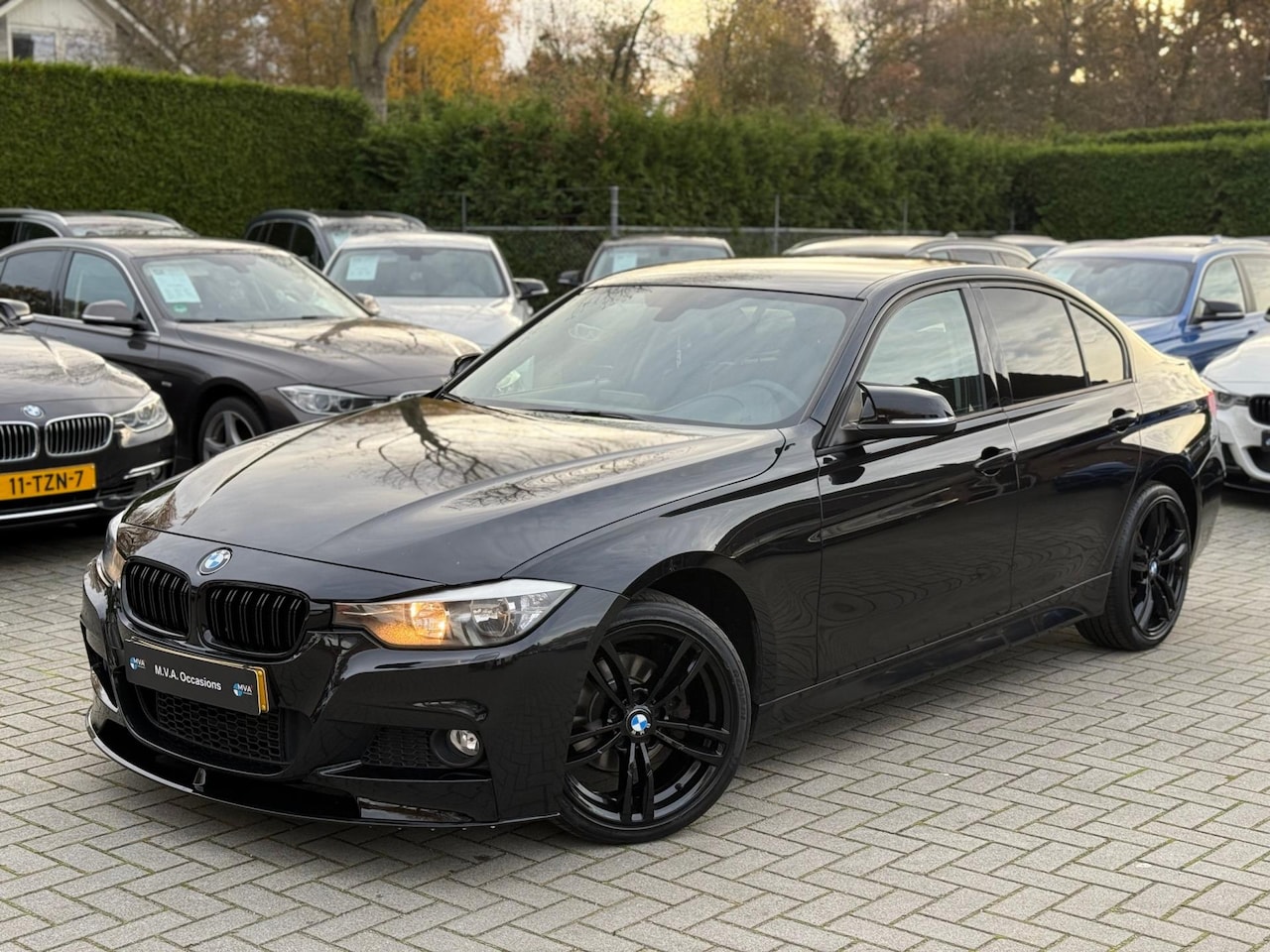 BMW 3-serie - 320i High Executive M Pakket|Nieuwe Ketting|18 inch M|Navigatie|Sport interieur|Climate co - AutoWereld.nl