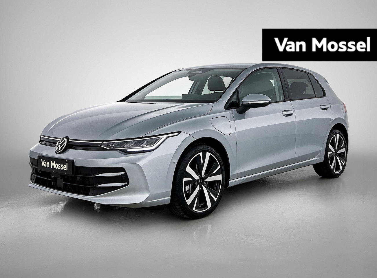 Volkswagen Golf - 1.5 eHybrid Life Edition 204 PK | Plug-in hybride | Stoelverwarming | Stuurverwarming | Ap - AutoWereld.nl