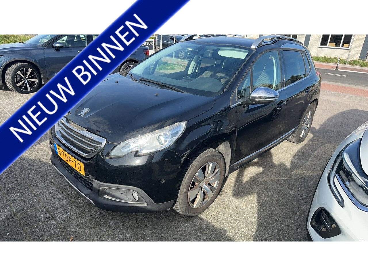Peugeot 2008 - 1.2 VTi Allure Pack Premium Plus NL-AUTO | 1 STE EIGENAAR | TREKHAAK | - AutoWereld.nl