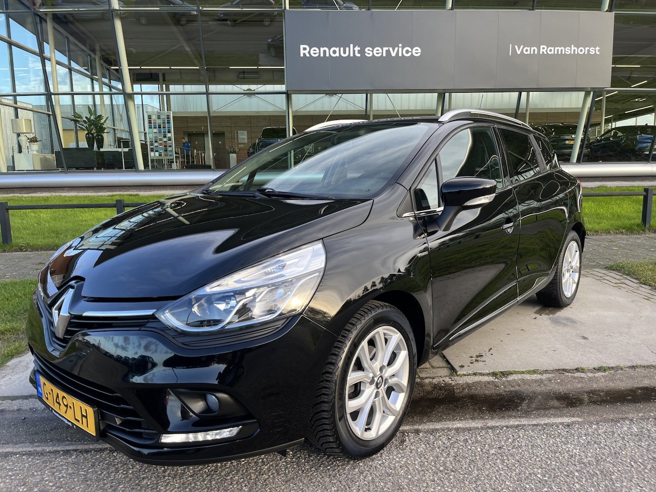 Renault Clio Estate - 0.9 TCe Limited / Dealer onderhouden / Cruise / Airco / Parkeersensor / Applecarplay - And - AutoWereld.nl