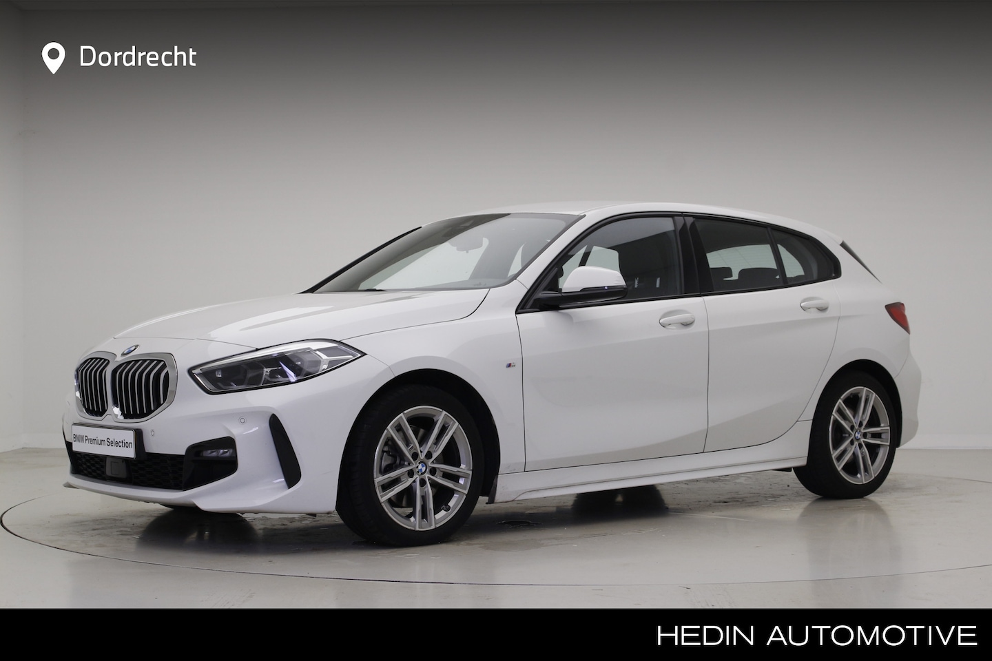 BMW 1-serie - 118i M-Sport | Active Cruise + Stop&GO | Shadow Line | Stuurwiel verwarming | 2 Jaar Garan - AutoWereld.nl