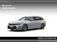 BMW 3-serie Touring - 330e M-Sport | Panorama | Trekhaak | Elek. Verst.Stoelen | Stoel/Stuurverwarming | Harman