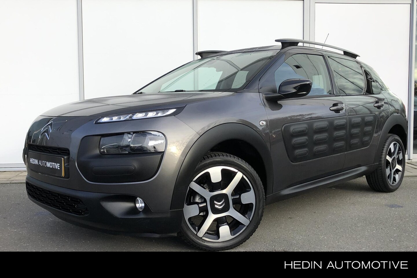 Citroën C4 Cactus - 82PK Shine | Trekhaak | Navigatie | Camera | Parkeersensoren | Cruise control - AutoWereld.nl