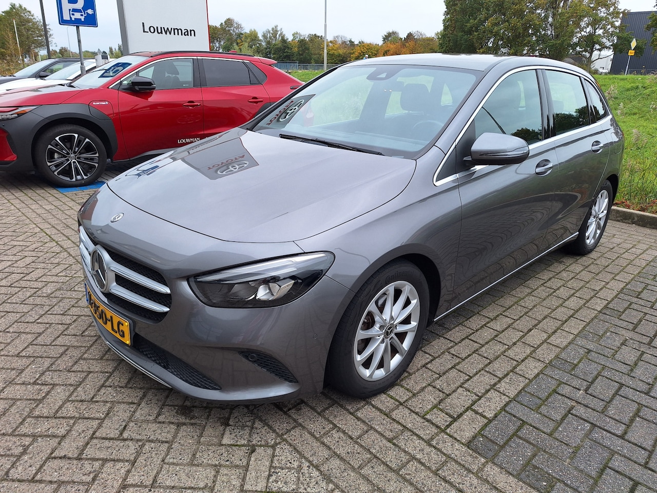 Mercedes-Benz B-klasse - 180 Advantage | 12MND GARANTIE | NL AUTO | LAGE KM | CARPLAY | PDC | LMV | - AutoWereld.nl
