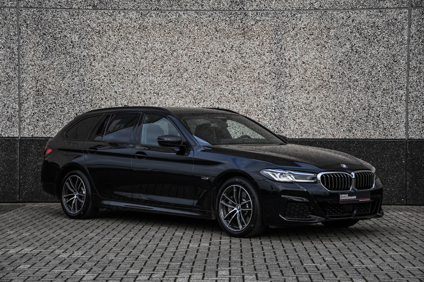 BMW 5-serie Touring - 530e xDrive Executive 530e xDrive Executive - AutoWereld.nl