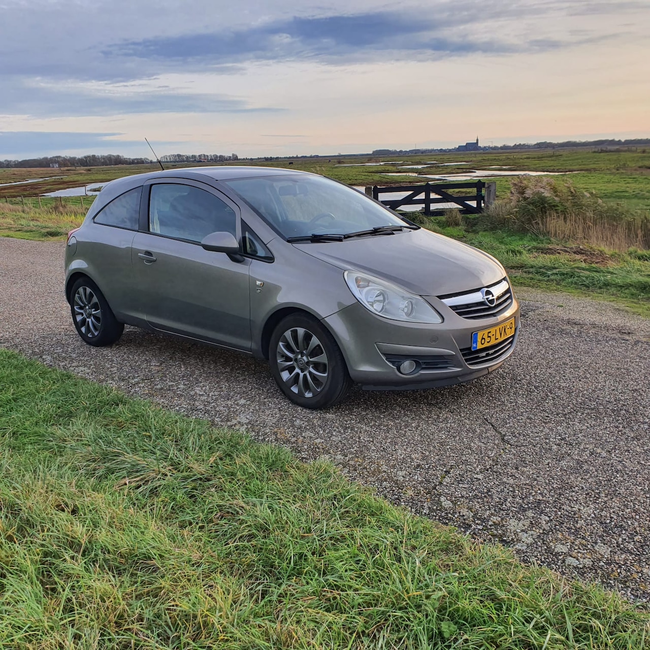 Opel Corsa - 1.4-16V '111' Edition - AutoWereld.nl