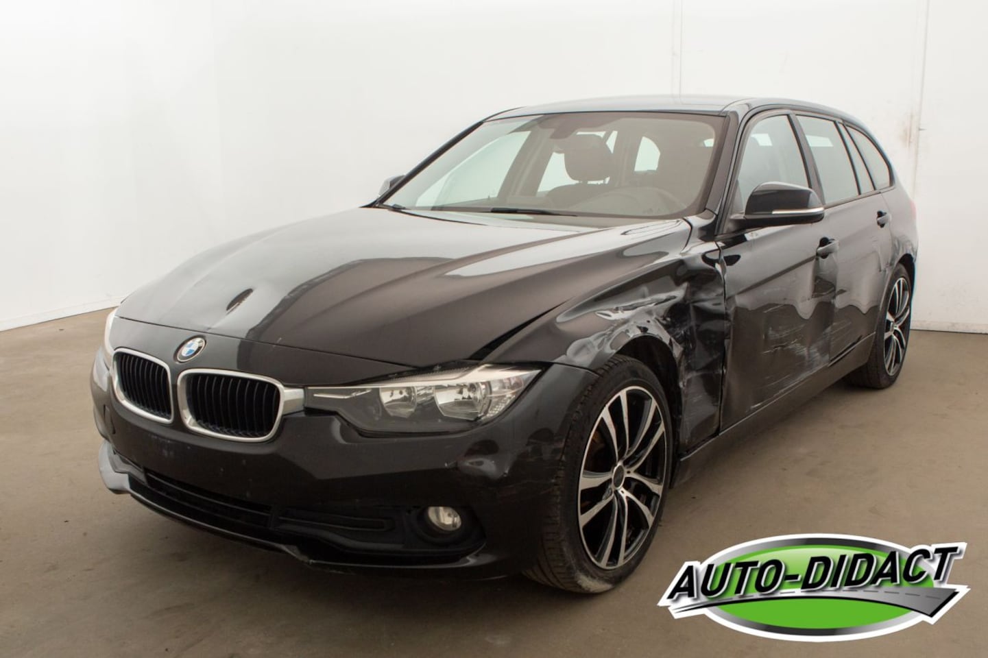 BMW 3-serie Touring - 318d Clima Navi - AutoWereld.nl