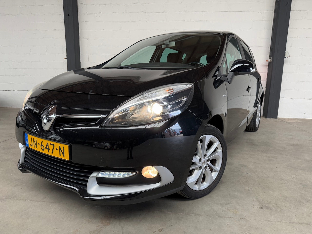 Renault Scénic - 1.2 TCe |Limited| |Climate control| |Navi| |Cruise control| - AutoWereld.nl