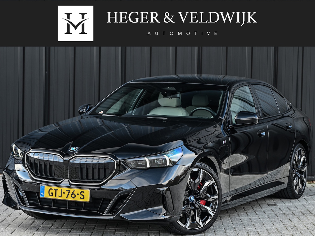 BMW 5-serie - 550e XDRIVE M-SPORT PRO | SHADOW LINE | NL-AUTO | ICONIC GRILL | COMFORT ACCESS | BOWERS & - AutoWereld.nl