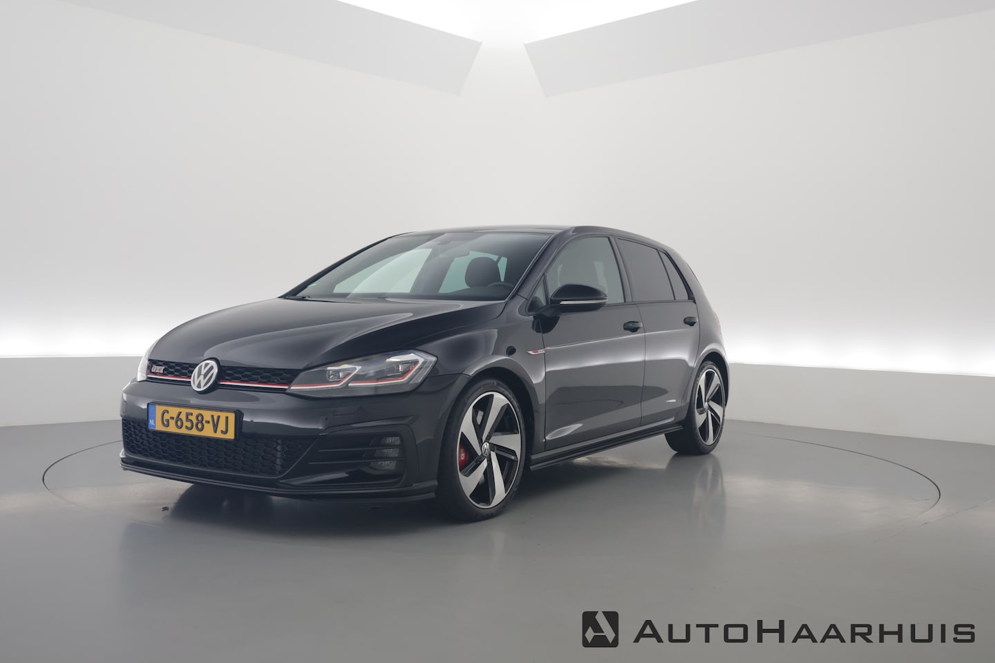 Volkswagen Golf - 2.0 TSI GTI Performance | Digi. Dashboard | 18'' | Apple CarPlay | Camera | Adapt. Cruise - AutoWereld.nl