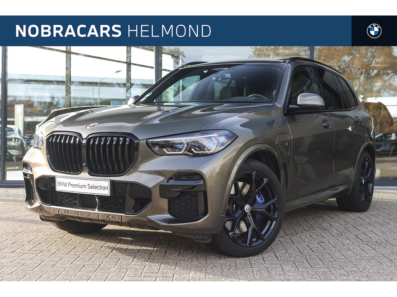 BMW X5 - xDrive45e M Sport Automaat / Panoramadak / Trekhaak / Sportstoelen / Adaptief onderstel / - AutoWereld.nl
