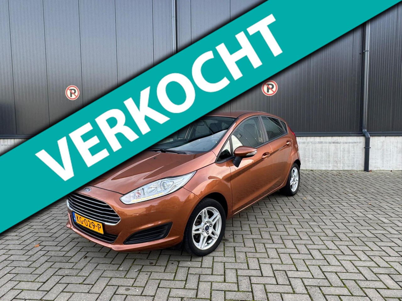 Ford Fiesta - 1.0 Style / airco / lm. velgen / leder / navi / 67.000 km ! - AutoWereld.nl