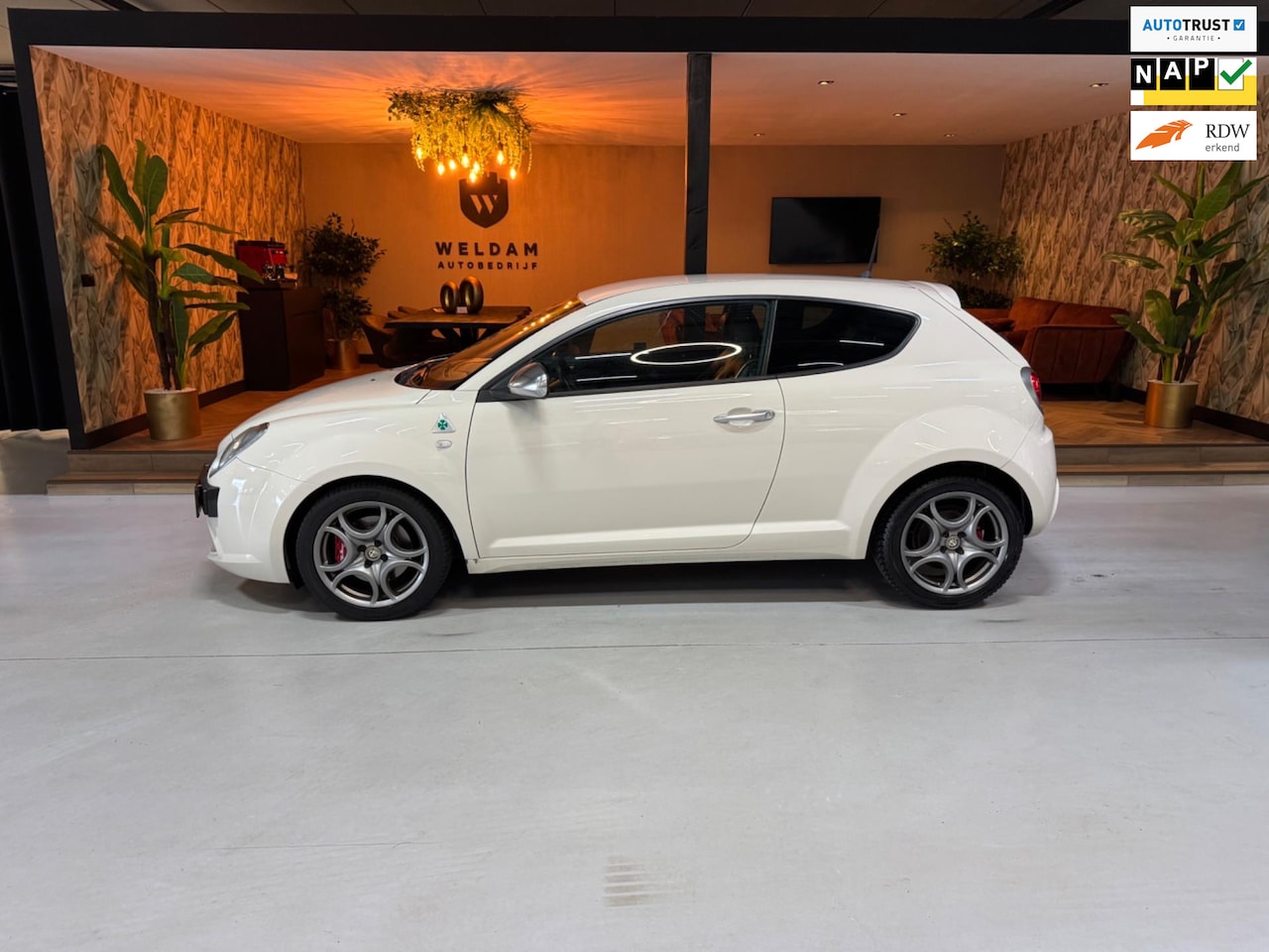 Alfa Romeo MiTo - 1.4 T Quadrifoglio Verde Leder Bluetooth Parkeersensoren Airco Rijklaar - AutoWereld.nl