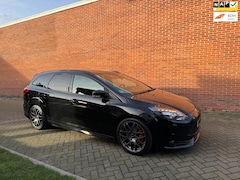 Ford Focus Wagon - 2.0 EcoBoost ST-3 Leder Navi Cam Xenon