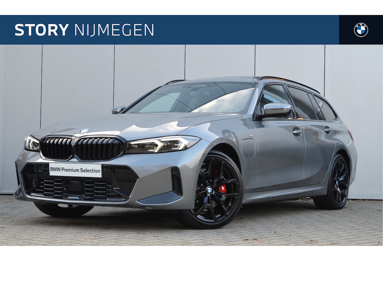 BMW 3-serie Touring - 330e High Executive M Sport Automaat / Panoramadak / Trekhaak / Sportstoelen / M Adaptief - AutoWereld.nl