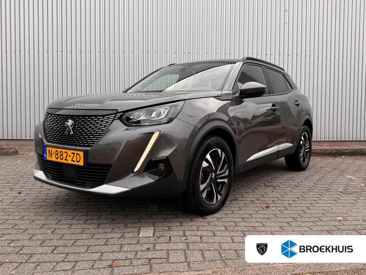 Peugeot 2008 - 1.2 130PK Allure Automaat | Afneembare Trekhaak | Navigatie | Keyless | Camera | Apple Car - AutoWereld.nl
