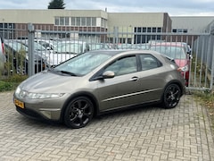 Honda Civic - 1.8 Executive 140PK NL AUTO NAP Pano l Airco l Cruise l Stoelverwarming l MTF-stuur l LMV