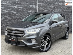 Ford Kuga - 1.5 EcoBoost ST Line 1e Eig|Camera|Pano|ACC|1800kg Trekgewicht|Winter-Pack|Dealer Onderhou