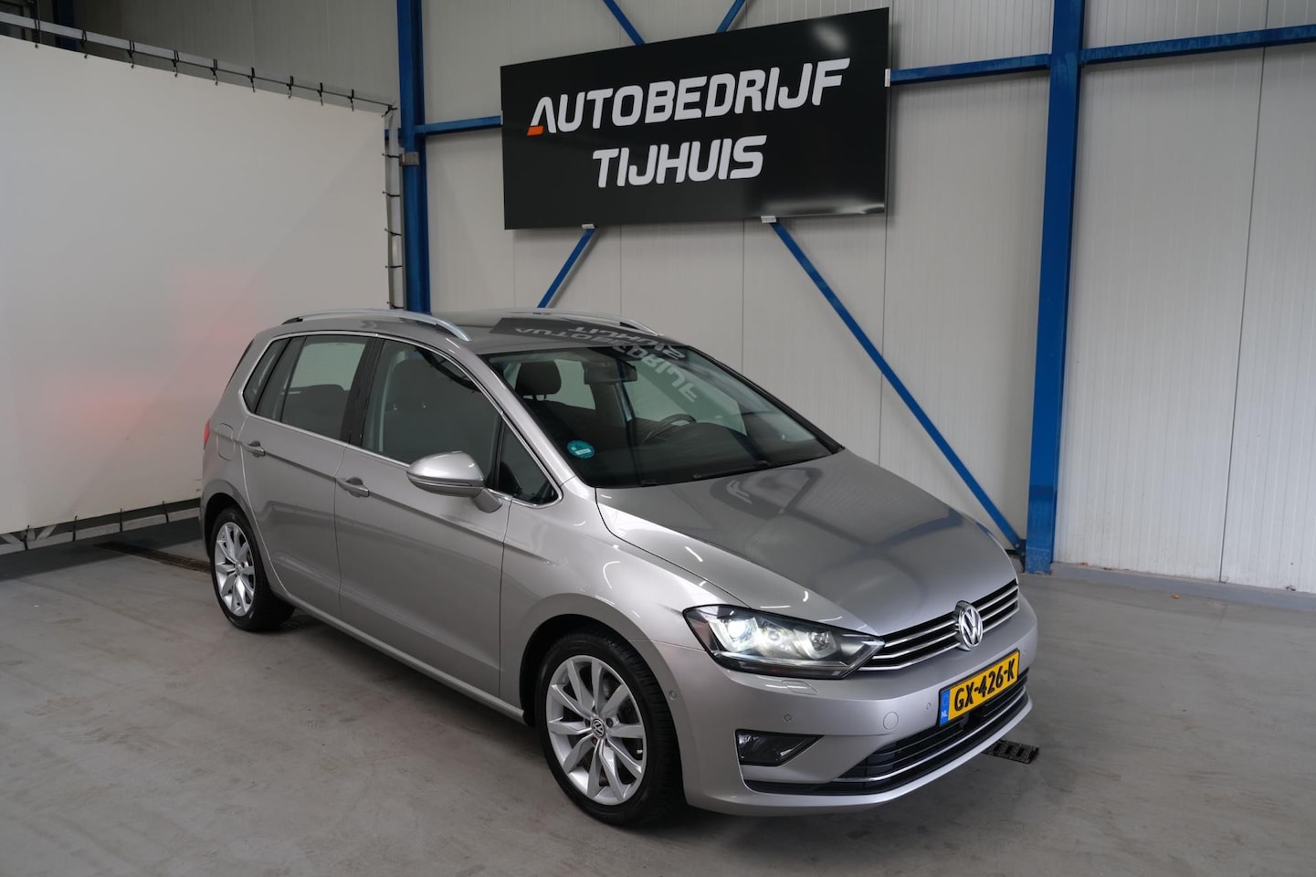 Volkswagen Golf Sportsvan - 1.4 TSI Highline Automaat - Airco, Cruise, Navi, PDC, Trekhaak. - AutoWereld.nl