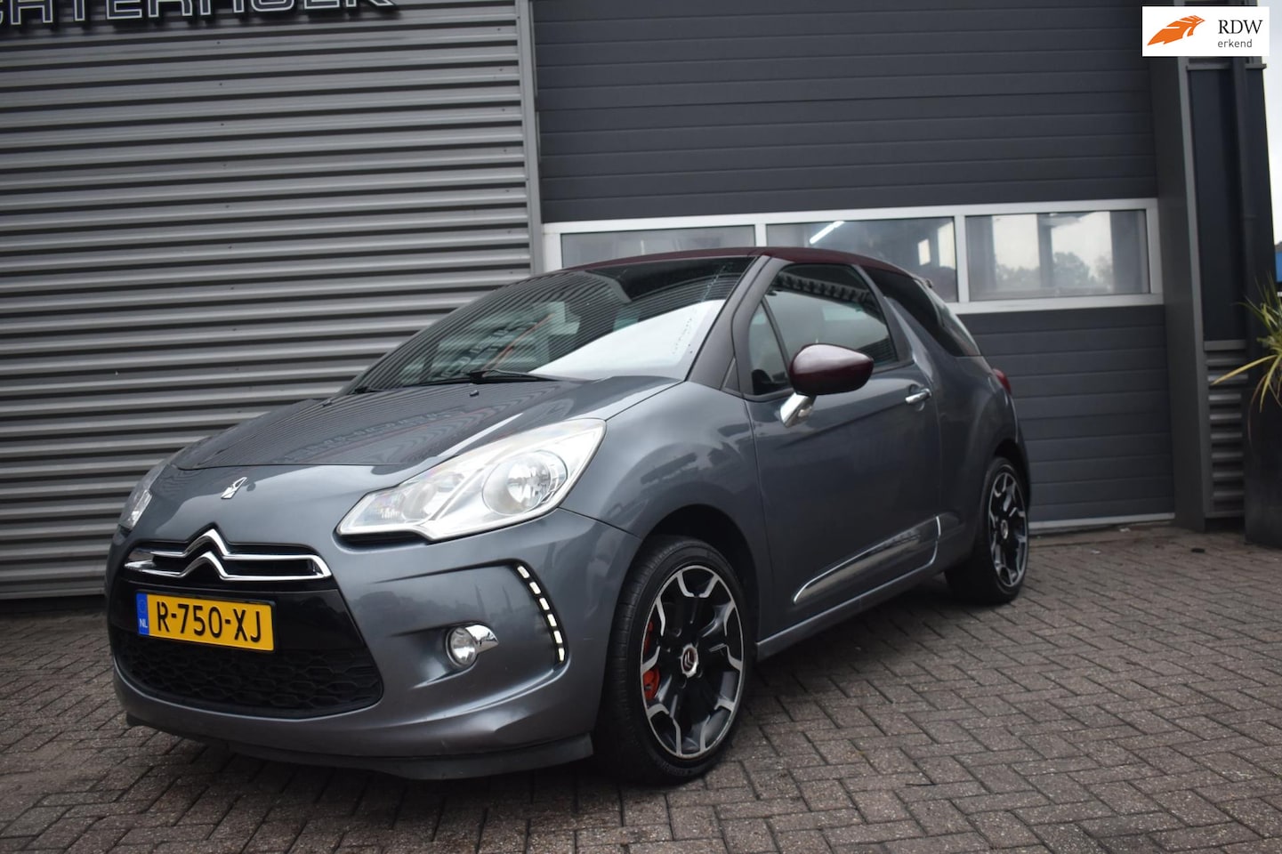 Citroën DS3 - 1.6 THP Sport Chic Leer / Navi / PDC!! - AutoWereld.nl
