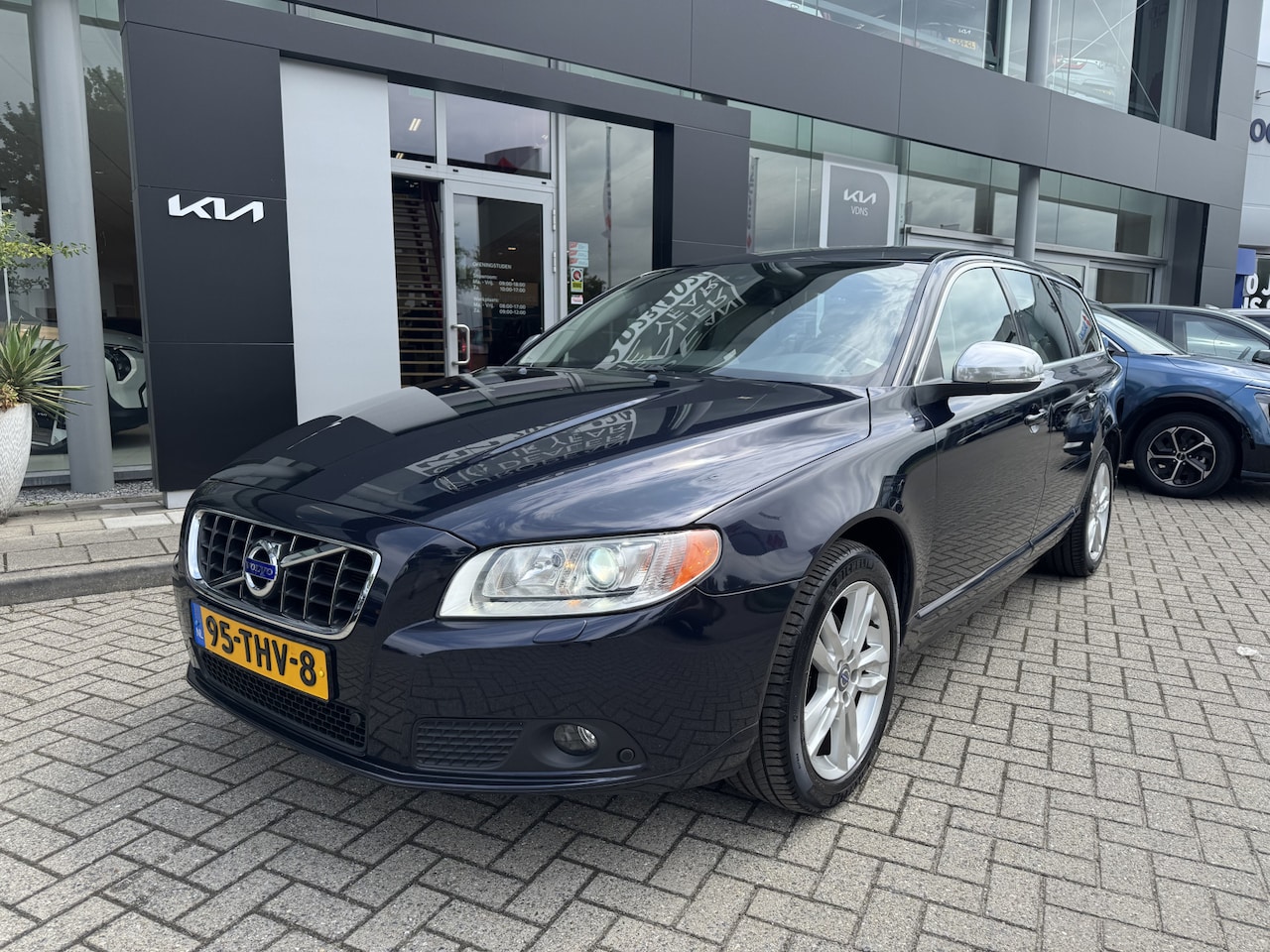 Volvo V70 - 1.6 T4 Momentum Climate Control | Leder | Cruise Control - AutoWereld.nl