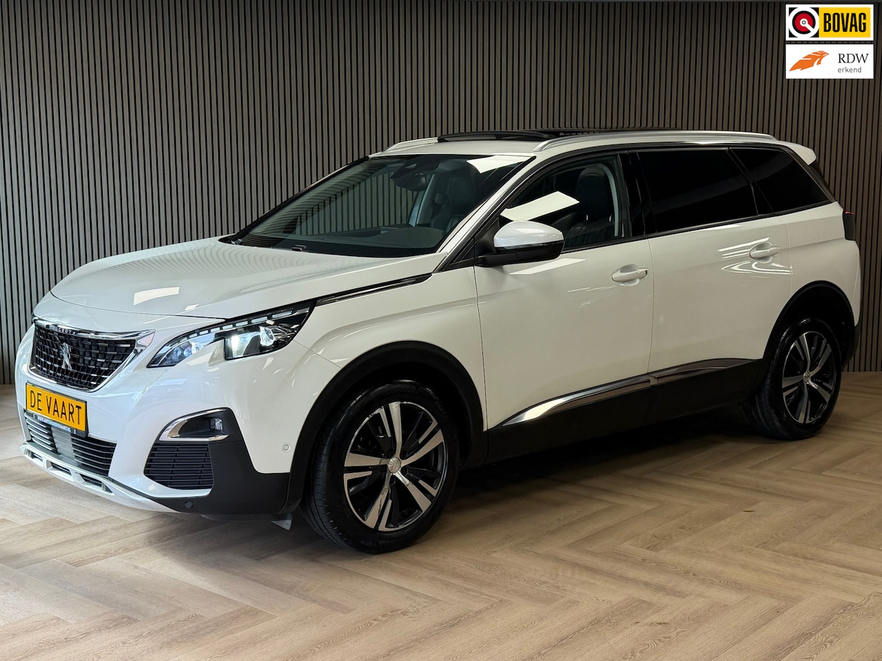 Peugeot 5008 - 1.2 PureTech Allure 7PERS. AUT. PANO CAMERA NAVI LEDER CRUISE APPLE CARPLAY STOELMASSAGE - AutoWereld.nl