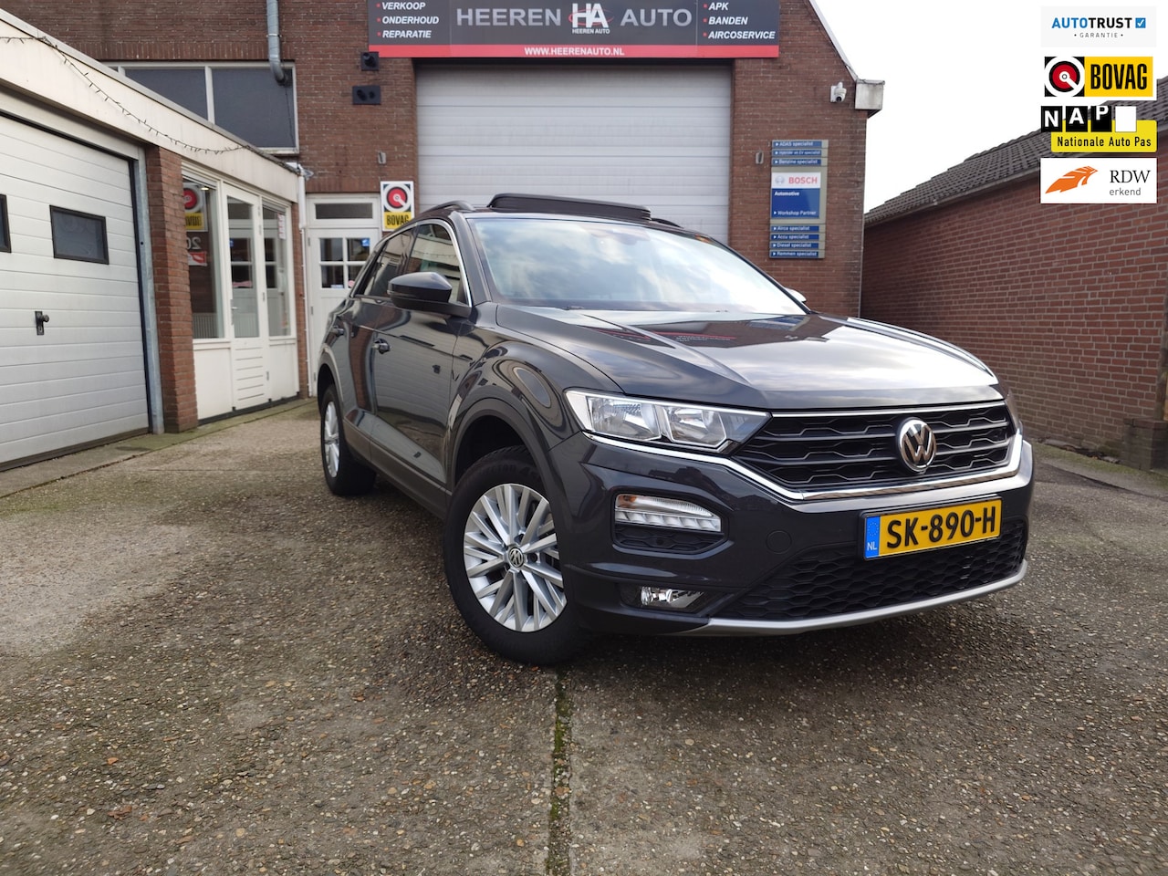 Volkswagen T-Roc - 1.5 TSI Style 1.5 TSI Style, Panorama, Automaat, Navigatie, 1e eigenaar - AutoWereld.nl