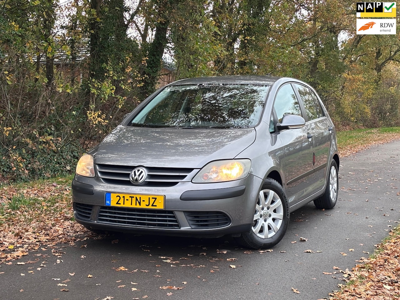 Volkswagen Golf Plus - 1.6 FSI Comfortline Business | Cruise + Clima Nu € 2.500,-!!! - AutoWereld.nl