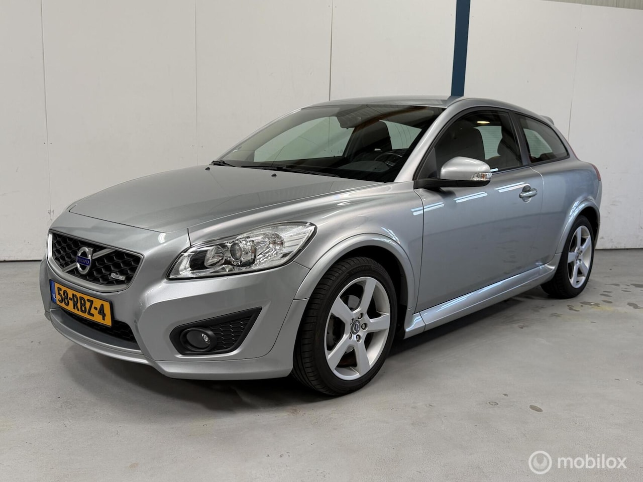 Volvo C30 - 2.0 R-Edition NL-AUTO / DEALER HISTORIE - AutoWereld.nl