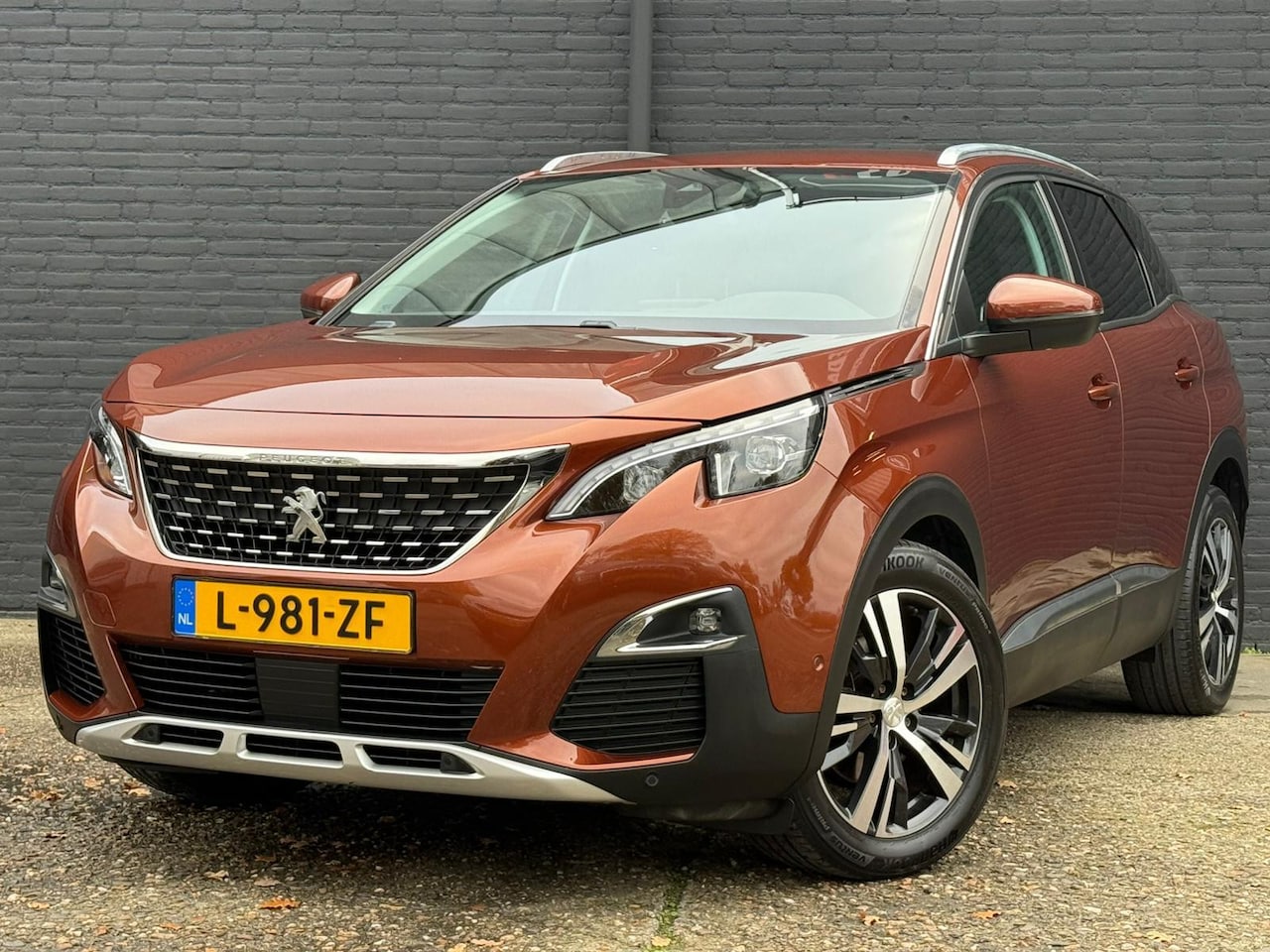 Peugeot 3008 - 1.2 PureTech Allure PDC | CARPLAY | NAVI | STOELVER | CRUISE | AUTOMAAT | NWE APK - AutoWereld.nl