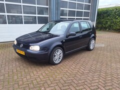 Volkswagen Golf - 1.8-5V Highline